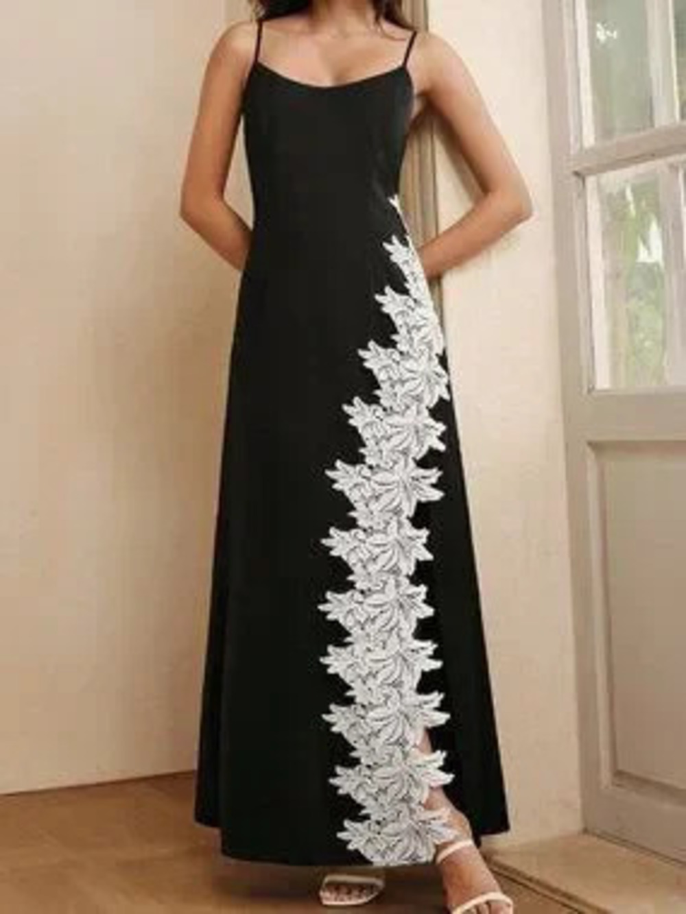 Black Casual Women's Waist-Cinched V-Neck A-Line Slip Dress